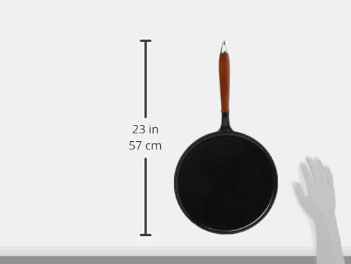 STAUB Crepes Pfanne aus Gusseisen, mit Holzgriff, rund 28 cm, Für alle Herdarten geeignet, Schwarz
