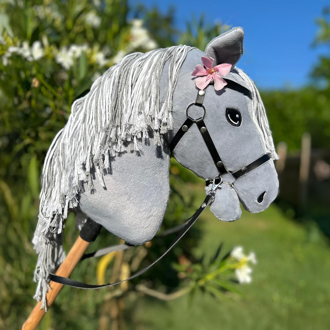 Hobby Horse grau A3, Pferd, komplett mit Netz, Gebiss, Zügel und blauer Insektenmütze, Pferdekopf fü