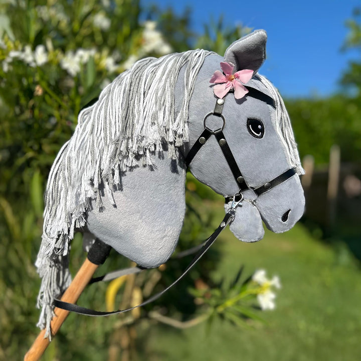 Hobby Horse grau A3, Pferd, komplett mit Netz, Gebiss, Zügel und blauer Insektenmütze, Pferdekopf fü