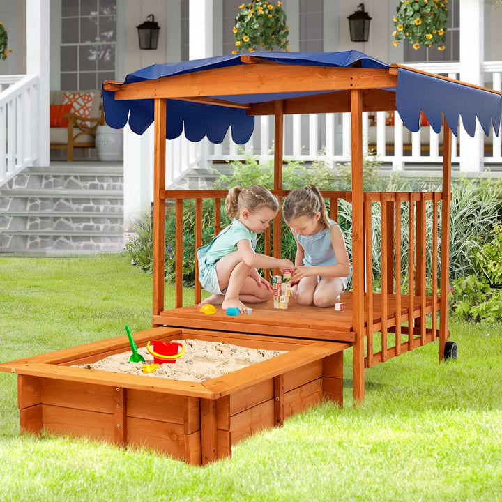 COSTWAY Sandkasten Holz, Spielveranda mit Sandbox, Abdeckung, Dach, Hinterräder, Geländer, rollbarer