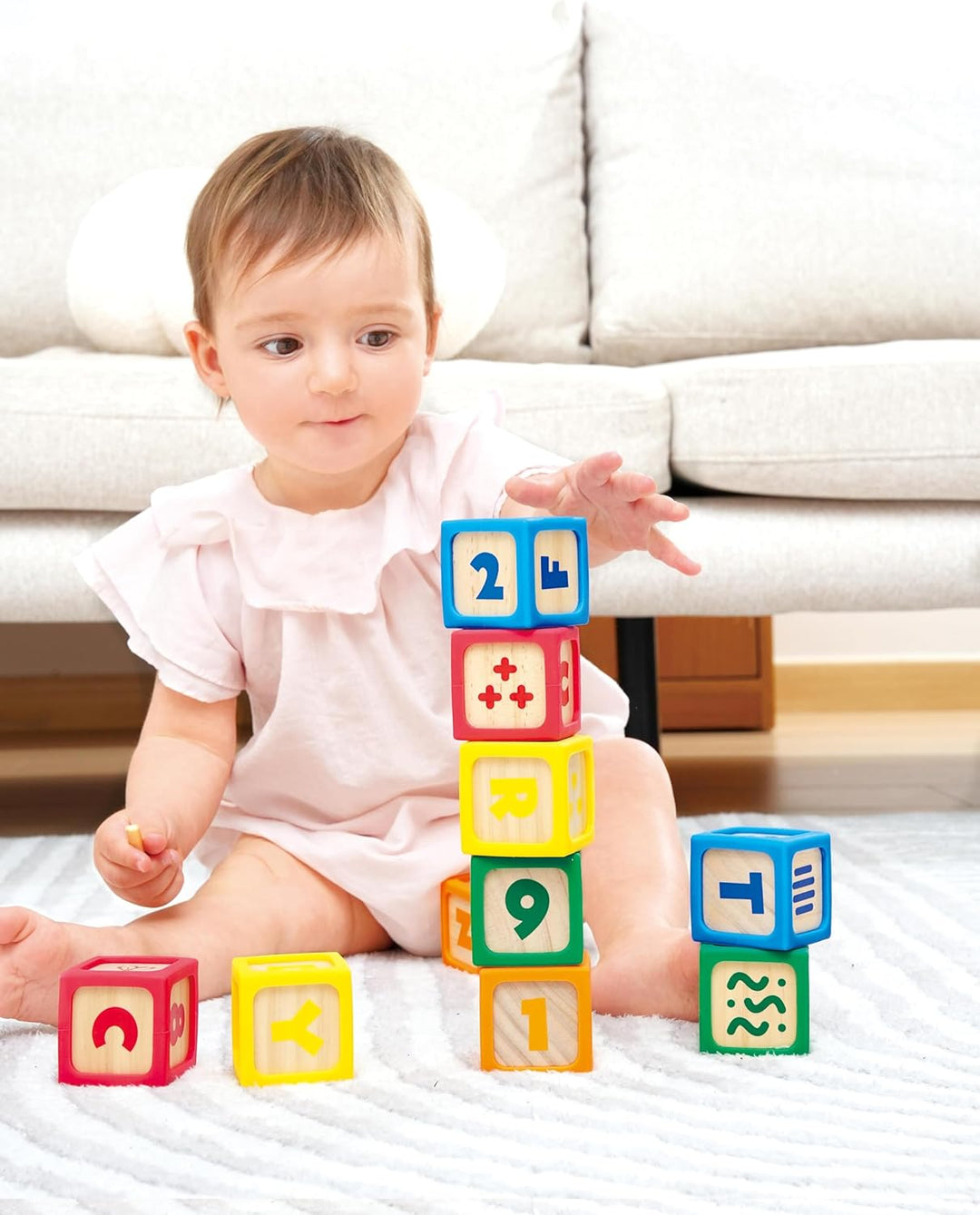 Hape ABC-Spielsteine, 10-teilig - Holzbaustein-Set, Stapeln und Sortieren, Bauklötze mit Buchstaben,