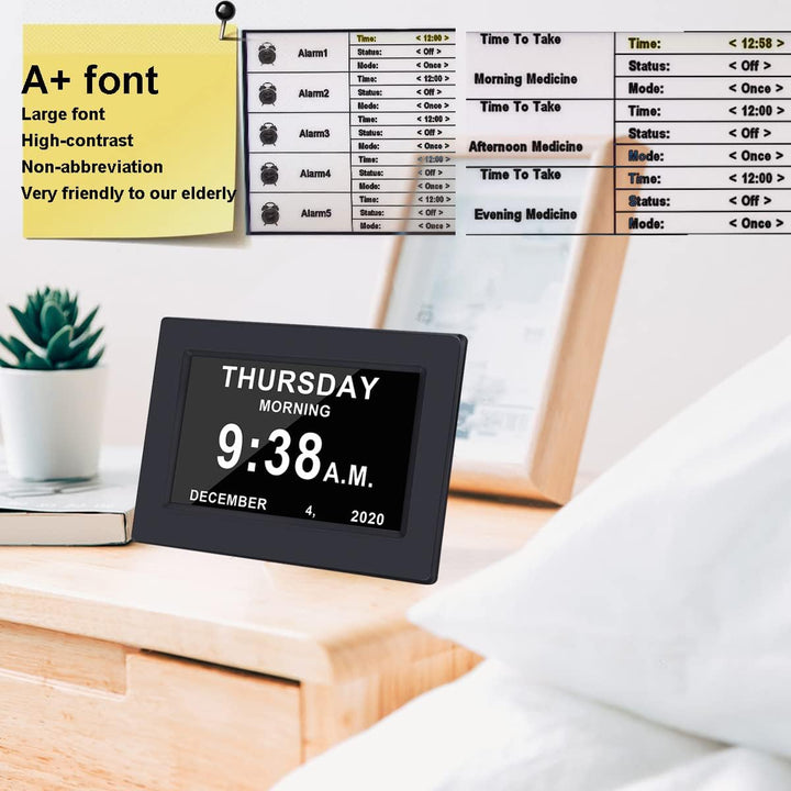 AINFTIME Uhr mit Tag und Datum für ältere Menschen, 3 Farben, extra grosses Display, digitaler Kalen