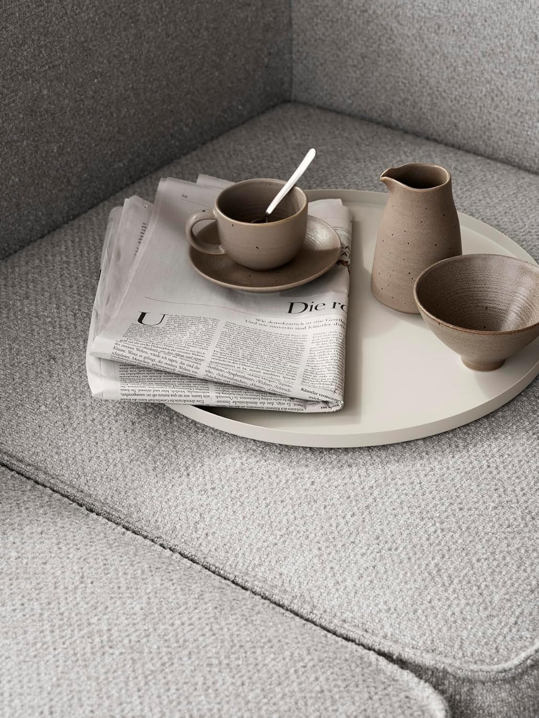 blomus | Serviertablett | Peasy | Edelstahl/Moonbeam | L Ø38cm rund mit Rand | Moonbeam 38 cm, Moonb