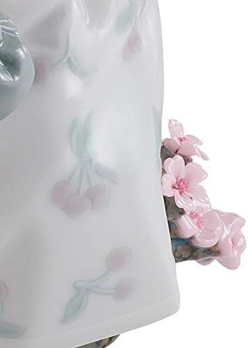 LLADRÓ Mädchen-Figur Blühende Jahreszeit Mädchen. Mädchen Mit Blumen. Porzellan.