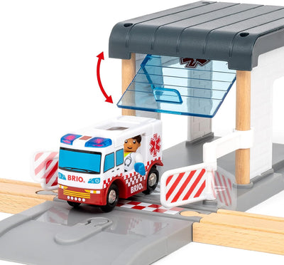 BRIO World 36025 Polizei und Feuerwehr Set Deluxe - Grosses Rettungskräfte-Set mit Polizeistation, F