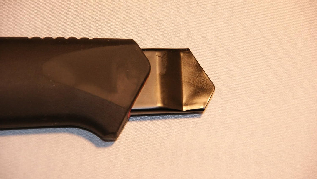 Würth Cuttermesser 25mm Extrem stabil rutschfester 2K Griff robuste Klingenführung Top Qualität Univ