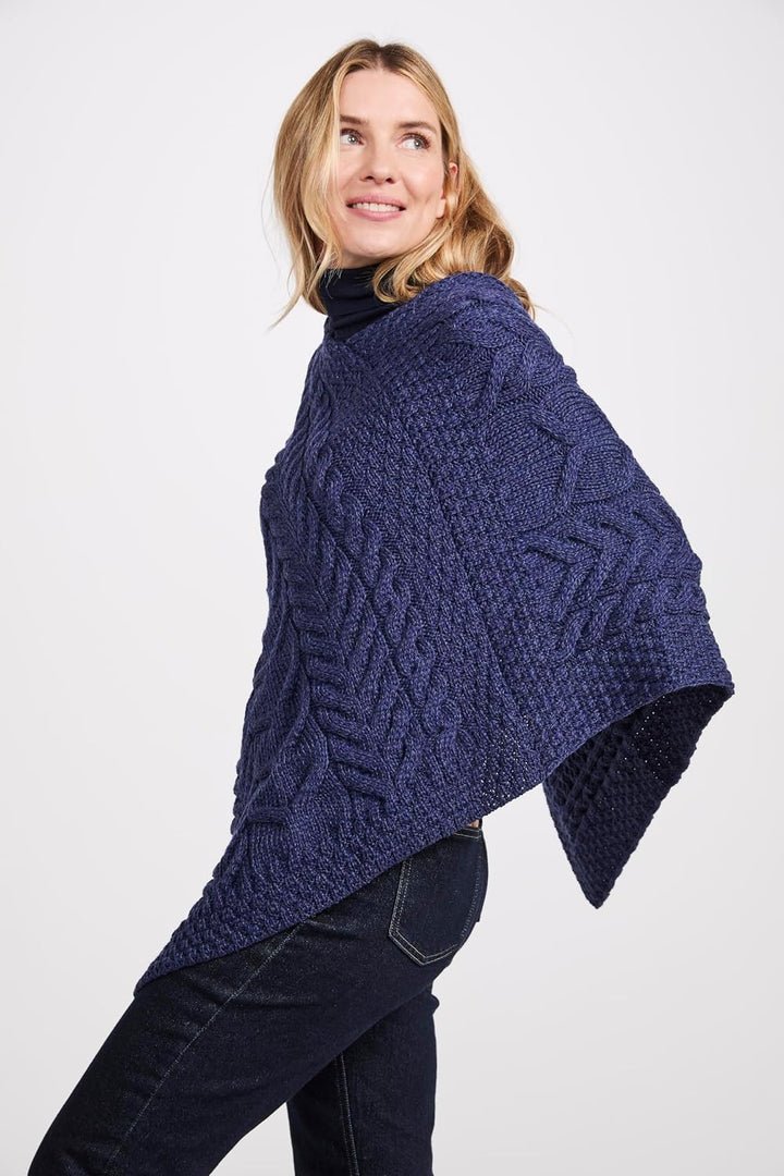 Aran Woollen Mills Superweicher Stilvoll Poncho aus 100% Merinowolle Einheitsgrösse Blau, Einheitsgr