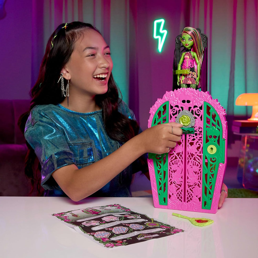 Monster High Skulltimate Secrets, Puppe und Zubehör, Garden Mysteries Venus McFlytrap mit zauberhaft