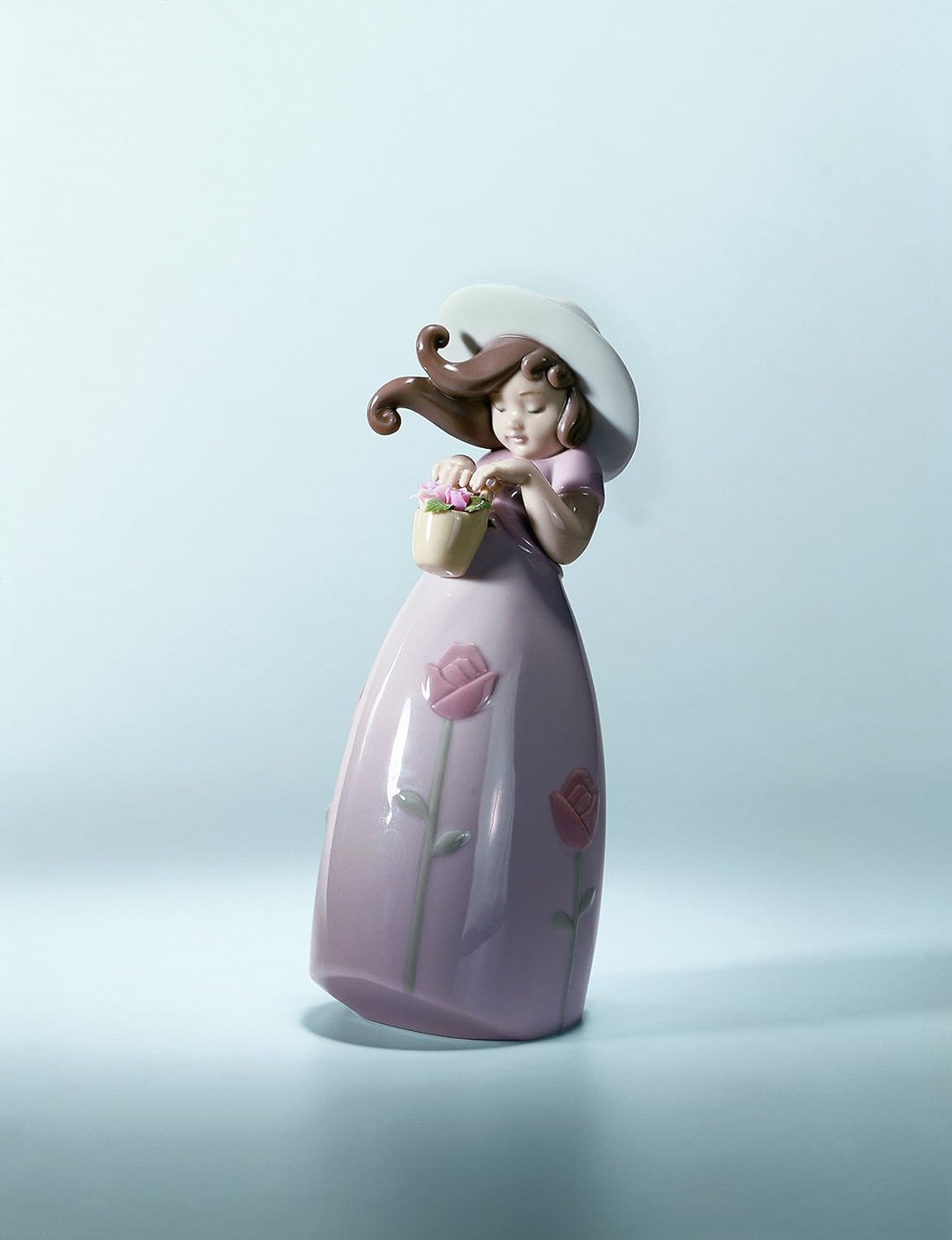 LLADRÓ Mädchen-Figur Kleine Rose. Mädchen. Porzellan.