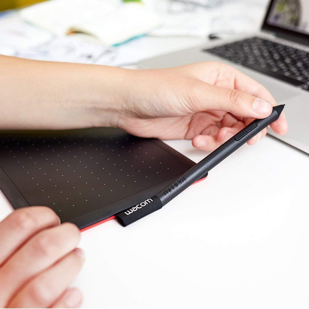 Wacom One by Medium Graphic Tablet Black, Red 2540 Lpi 216 X 135, CTL-672