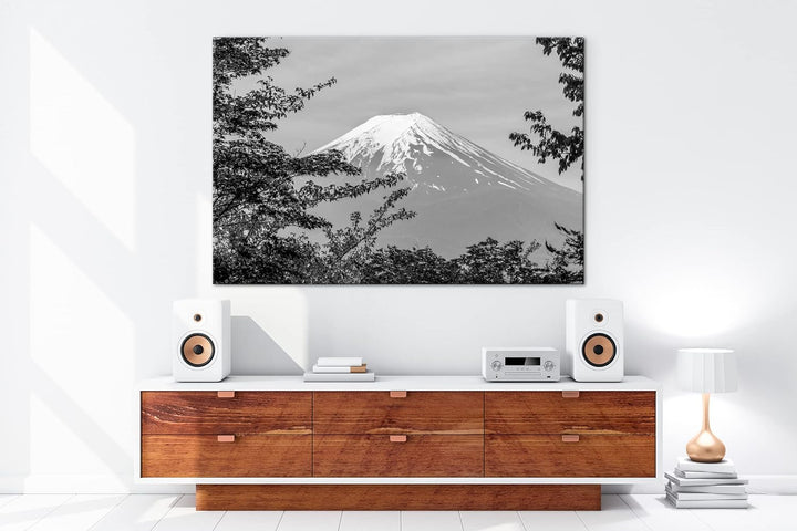 Fuji - der grösste Berg Japans Effekt: Schwarz&Weiss,Format: 80x60 als Leinwandbild, Motiv fertig ge
