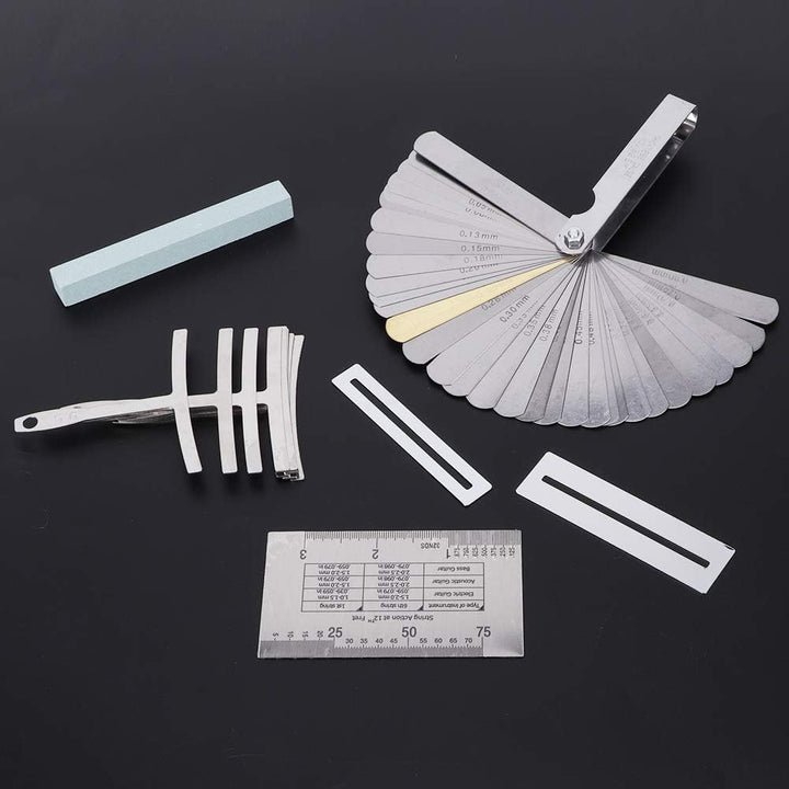 Das Gitarren-Werkzeugset mit Sander Radius Gauge String Action Lineal Griffbrettschutz eignet sich z