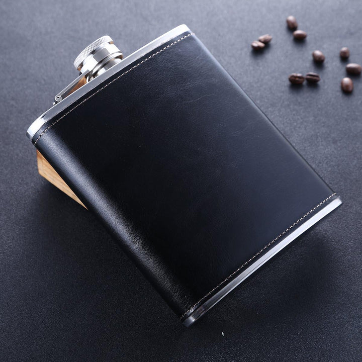 TANEAXON Grosse Flachmann aus Edelstahl, mit Lederummantelung, 510 ml, Schwarz | Grosses Fassungsver