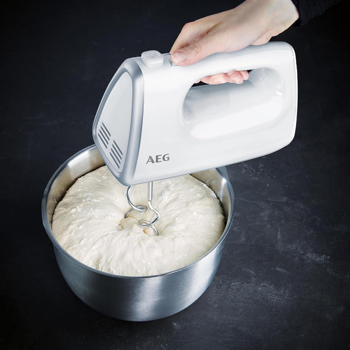AEG HM 3330 Handmixer / 5 variable Geschwindigkeitsstufen / Turbo-Funktion für Höchstleistung / Ausw
