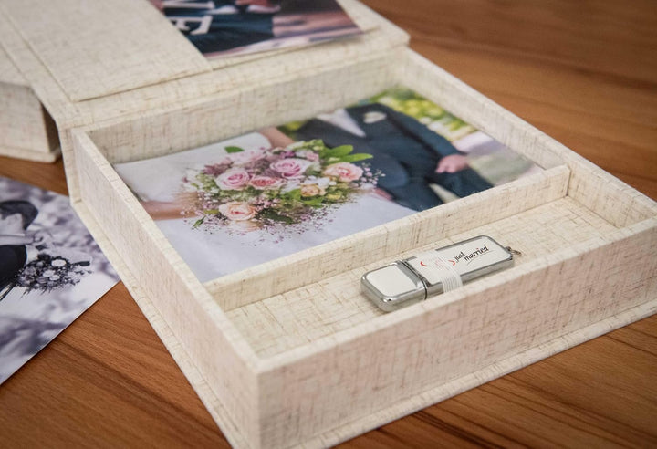 Elegant Erinnerungsbox, Foto-Box mit USB Slot. Geschenkbox für USB-Sticks und Fotoabzüge 10x15cm. Au
