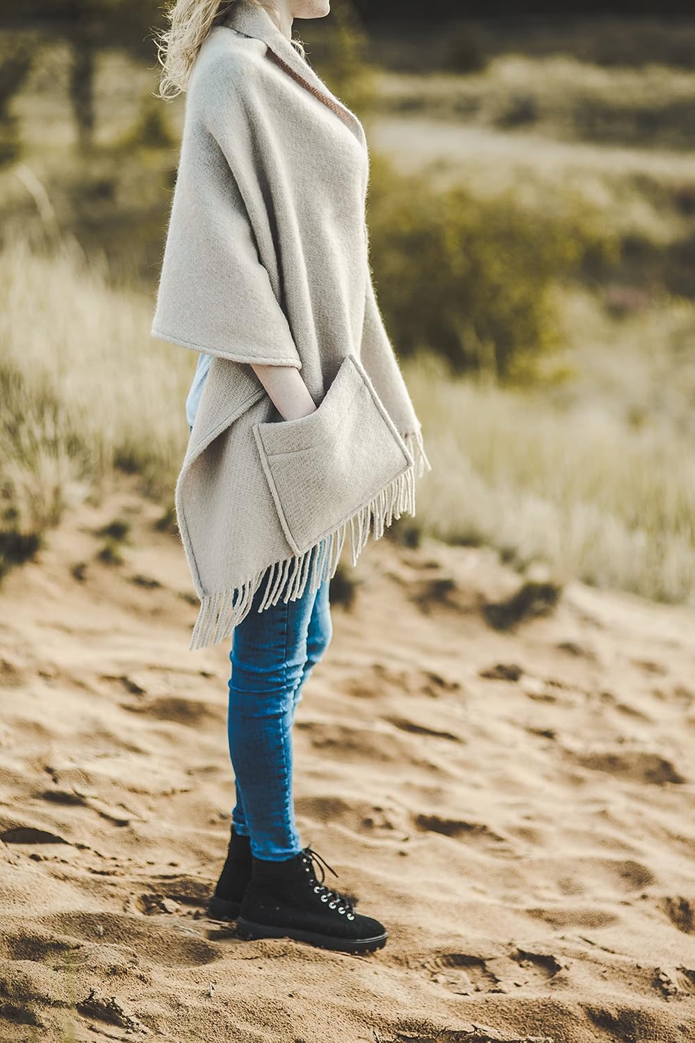 Damen Schal Schultertuch aus 100% Wolle mit Taschen - Poncho Stola 65x180cm + Fransen Tuch & Umschla