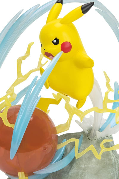 Pokémon PKW2370 - Deluxe Statue - Pikachu, offizielle Pokémon Sammlerstatue, 33cm