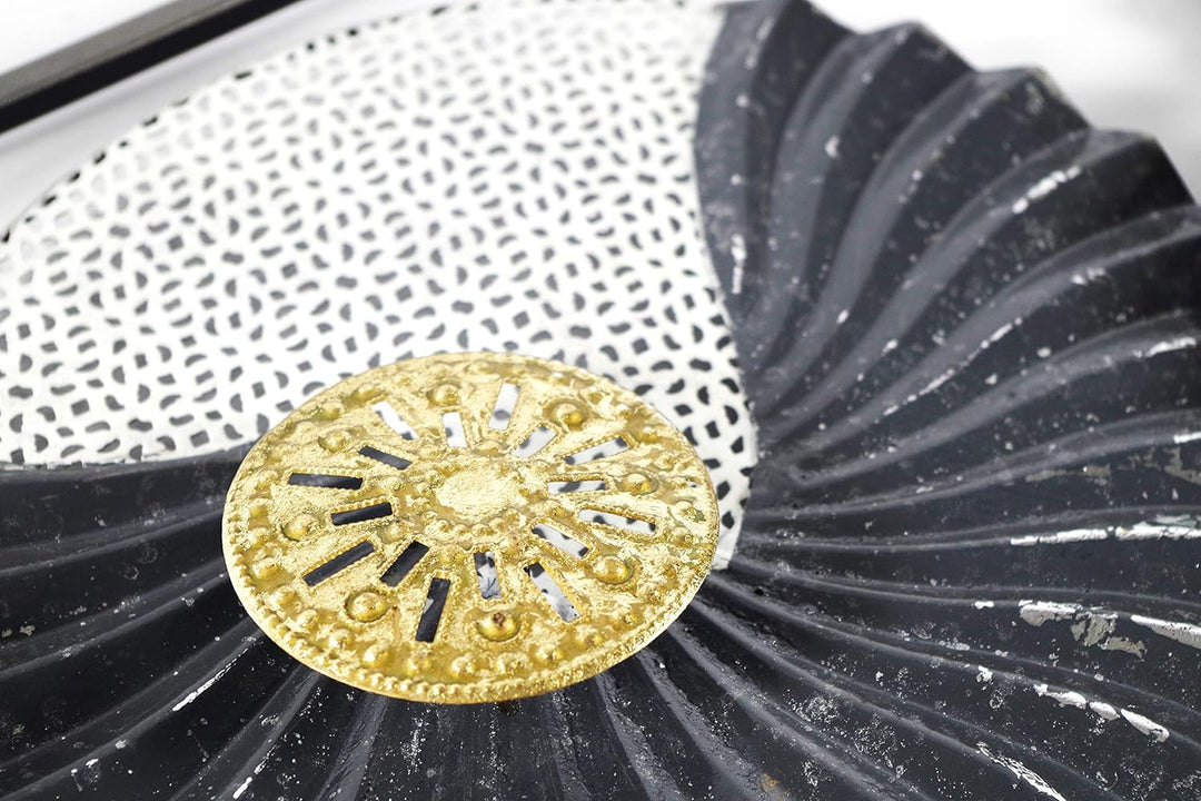 Kobolo Wandbild Wanddeko Metallbild 3D-Bild - SEASHELL -anthrazit weiss gold- ca 28x75 cm