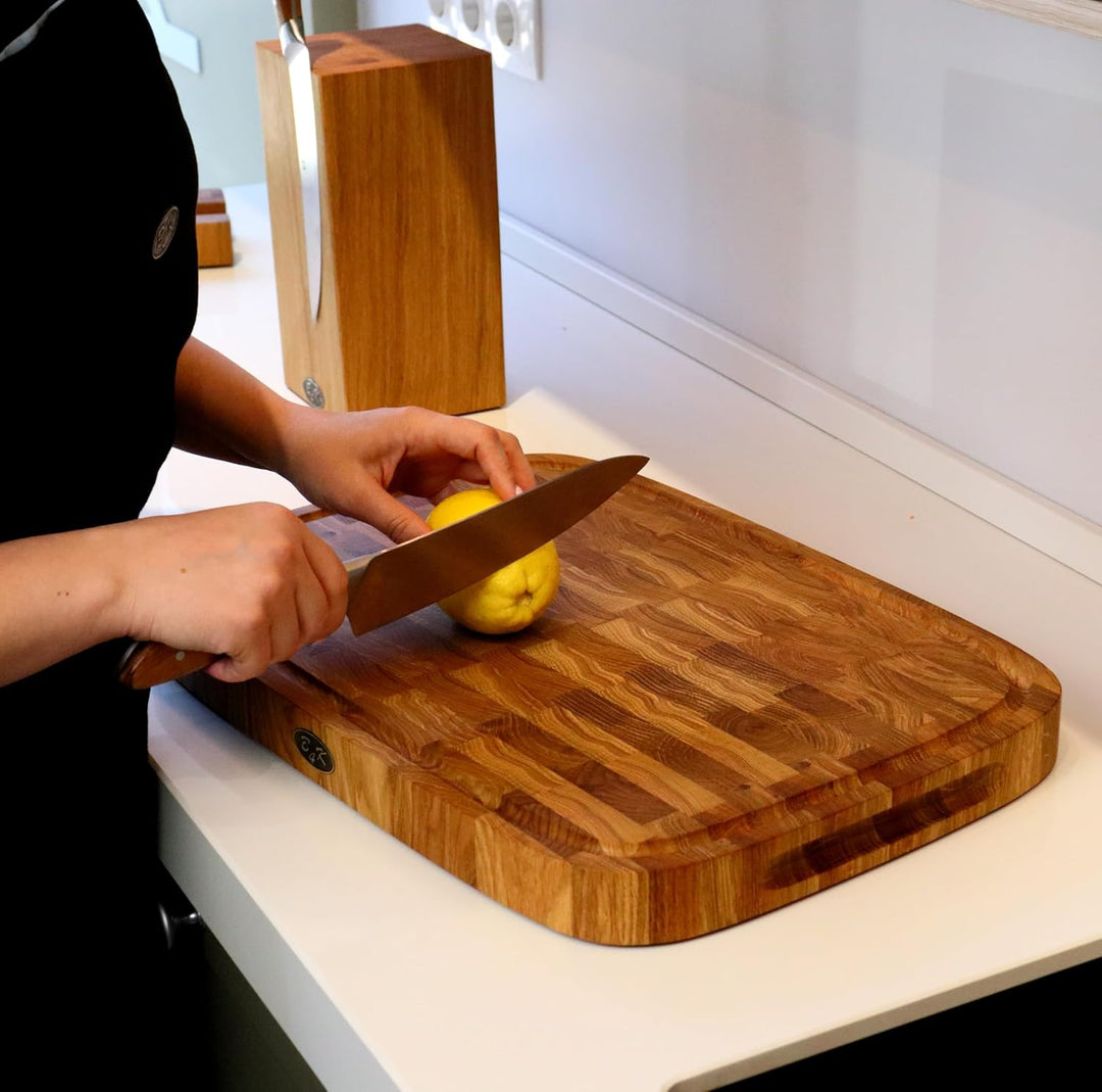 B4K® 50x35x4cm Küchenbrett aus Eiche Stirnholz | Antibakterielles Hirnholzbrett mit Griffen, Silikon