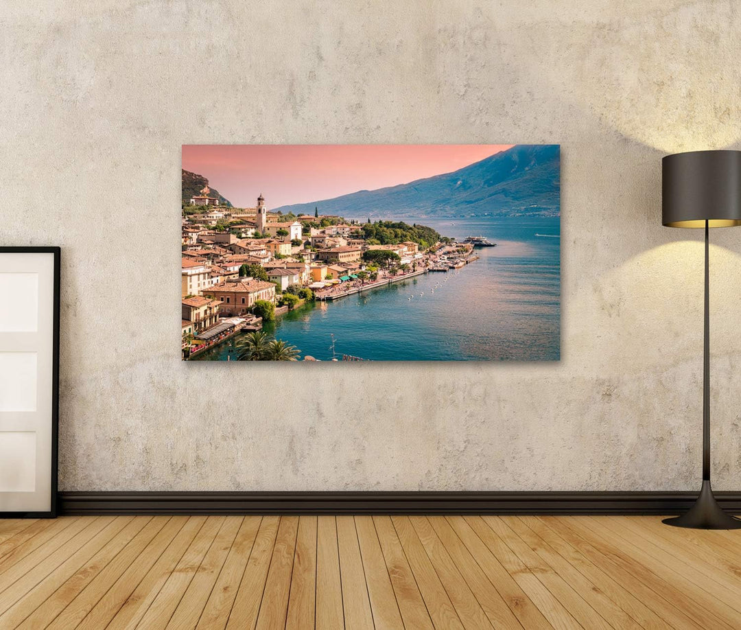 Bild Bilder auf Leinwand Panorama von Limone sul Garda, einer Kleinstadt am Gardasee, Italien. Wandb
