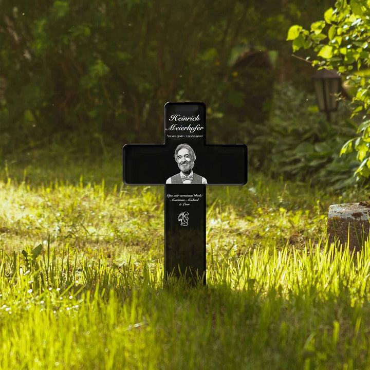 Personalisiertes Grabkreuz mit Gravur aus Hochglanz Acrylglas - Grabstecker Kreuz als wetterfester G