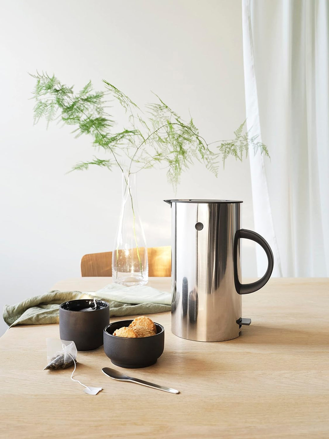 Stelton Wasserkocher EM77 - Elektrischer Kocher, Wasserkessel, Teekanne - Schnell kochend, niedriger