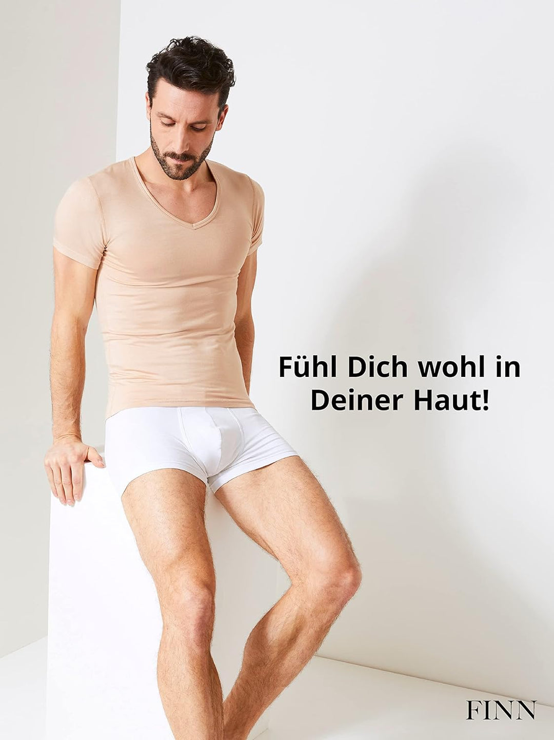 FINN Herren Funktions-Unterhemd mit V-Ausschnitt - Anti-Schweiss Shirt mit Einsätzen gegen Schweissf