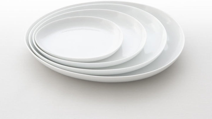 Japanischer Teller Serie Yuuki 26 cm feinstes weisses Porzellan edle Transparenz 26,5 x 22 x 2,8 cm,