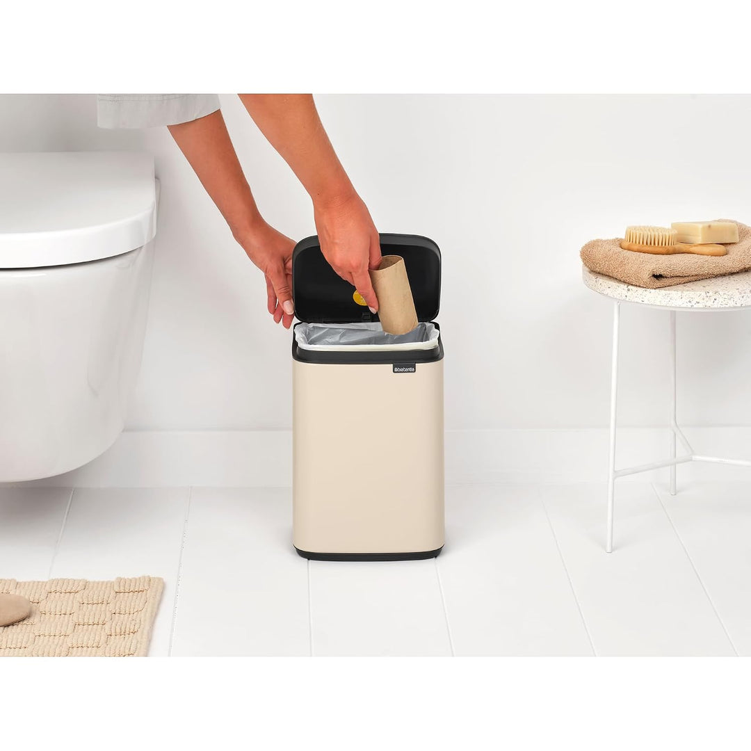 Brabantia Bo Mülleimer 4 l | Kompakter rechteckiger Mülleimer mit Softclose-Deckel, herausnehmbarer