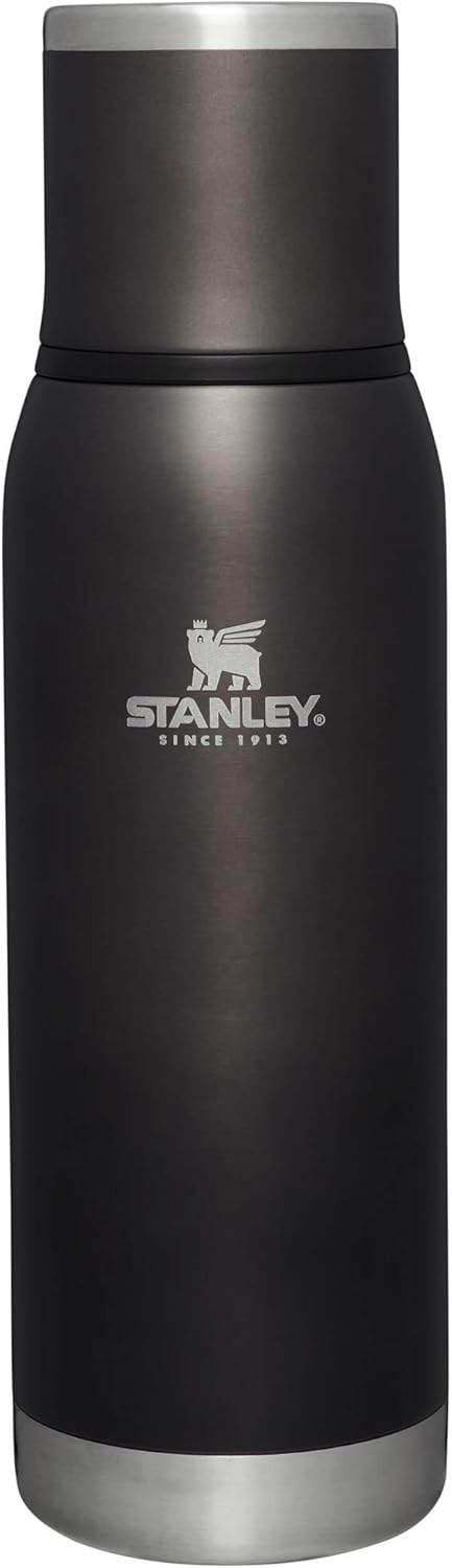 Stanley Adventure to Go Isolierter Reisebecher – 758 ml – auslaufsichere Edelstahl-Isolierflasche mi