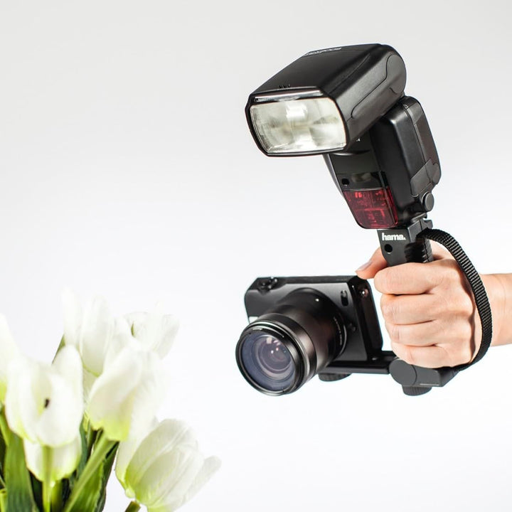 Hama Klappbare Blitzschiene für Foto-/Videokameras mit Stativgewinde, Mit Handgriff und -schlaufe, 3