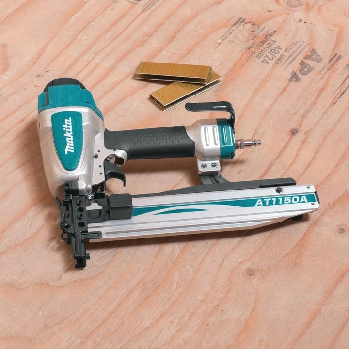 Makita Druckluft-Tacker AT1150A, Schwarz, Blau, Silber