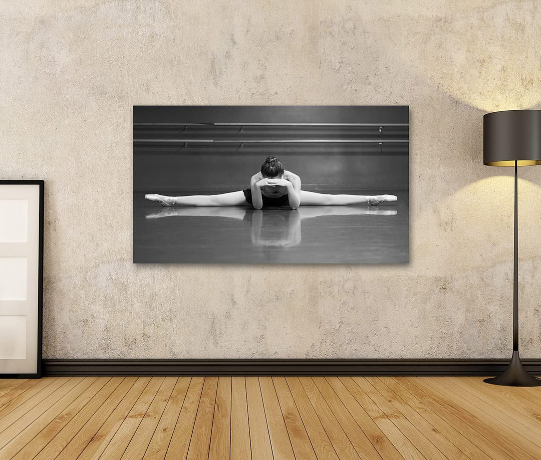 islandburner Bild auf Leinwand Ballerina Spagat Im Studio Mit Barre Hintergrund Schwarz-Weiss Bilder