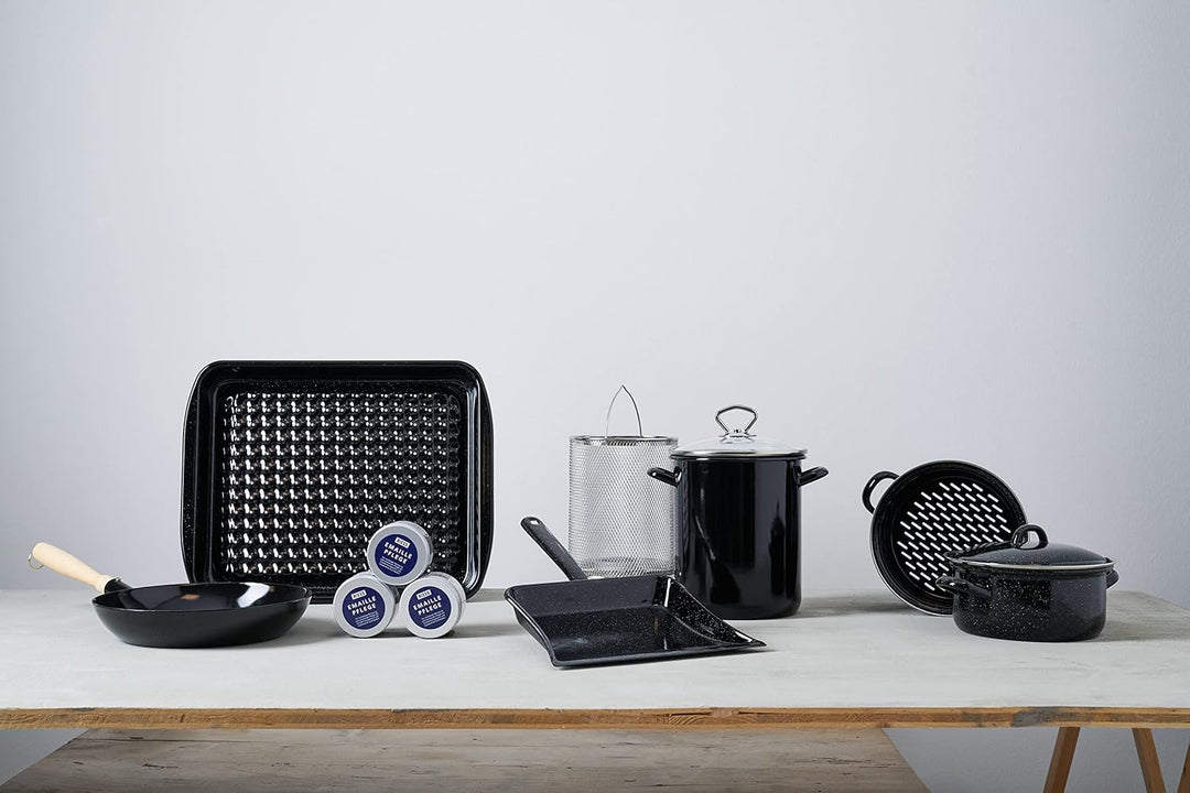 Riess, 0564-022, Holzknechtpfanne 24, CLASSIC- SCHWARZEMAILLE, Durchmesser 22.5 cm, Gewicht 0.905 kg