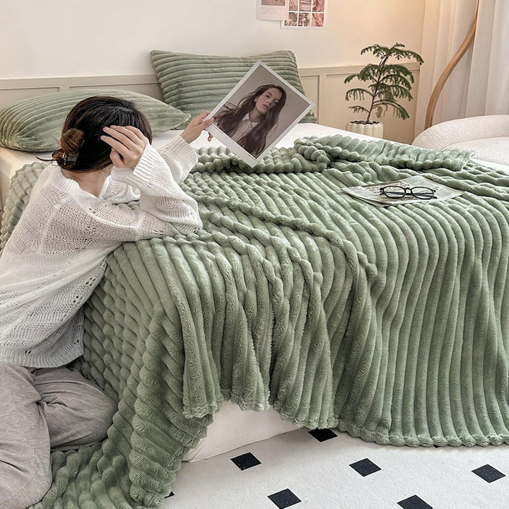 Kuscheldecke 200x230 cm - Warme Flausige Bettüberwurf Decke und Sofadecke Mama, Frauen und Freundin