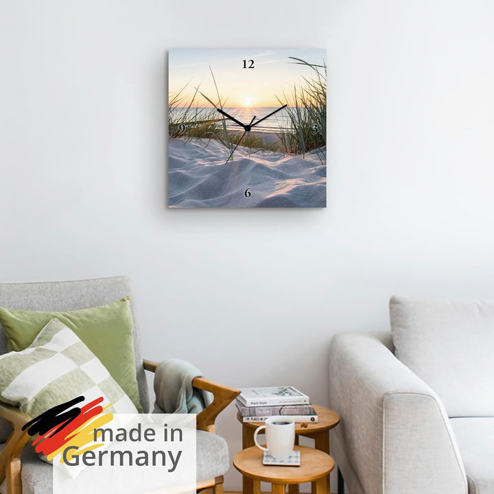 ARTLAND Wanduhr ohne Tickgeräusche Leinwand Quarzuhr 30x30 cm Quadratisch Lautlos Strand Meer Ostsee
