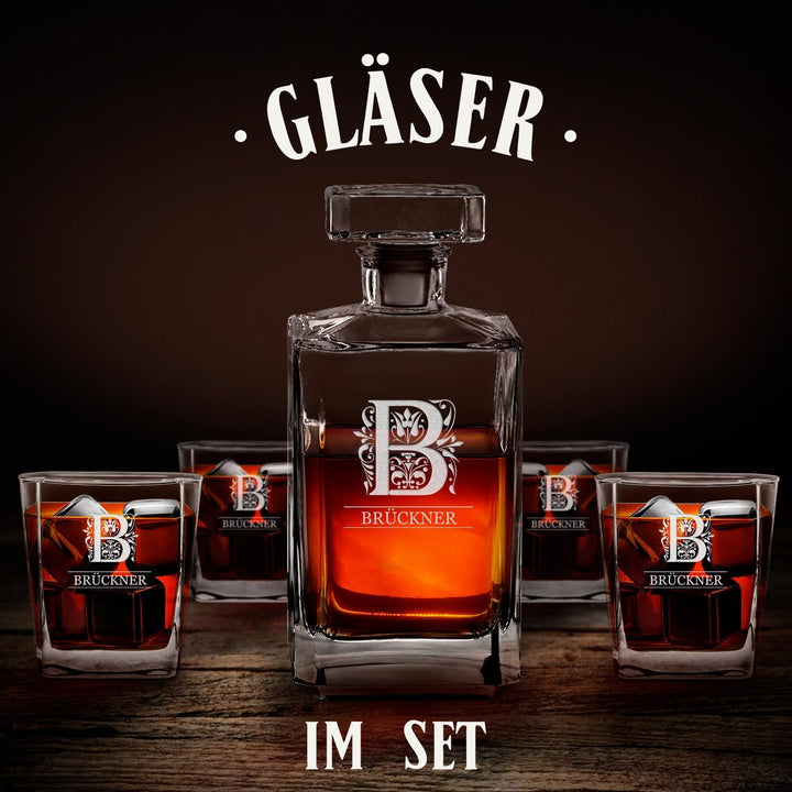 Maverton Whiskey Karaffe + 4er Whiskygläser Set mit Gravur - 700ml Whisky Dekanter - Geschenk zum Ge