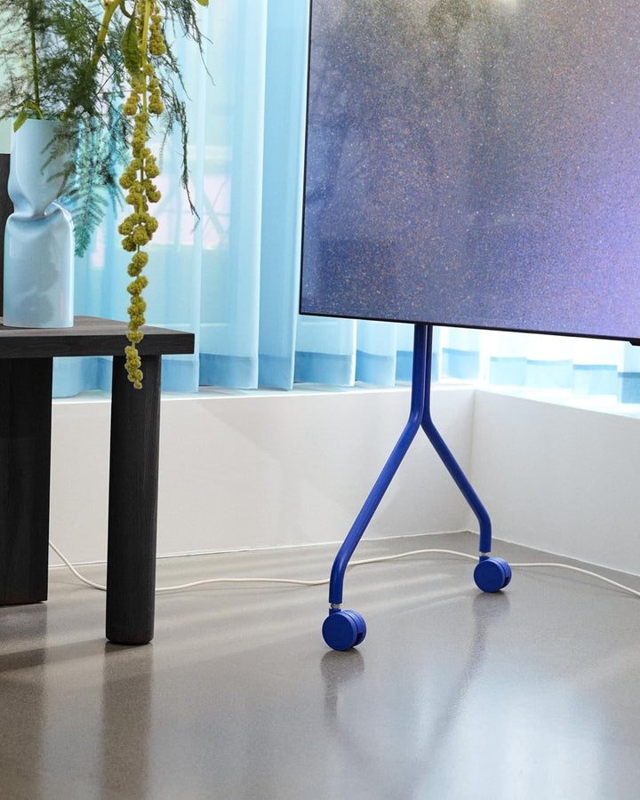 Pedestal Moon Rollin’ TV Ständer Rollbar für Bildschirm 40 bis 70 Zoll | Mobiler Fernsehständer mit