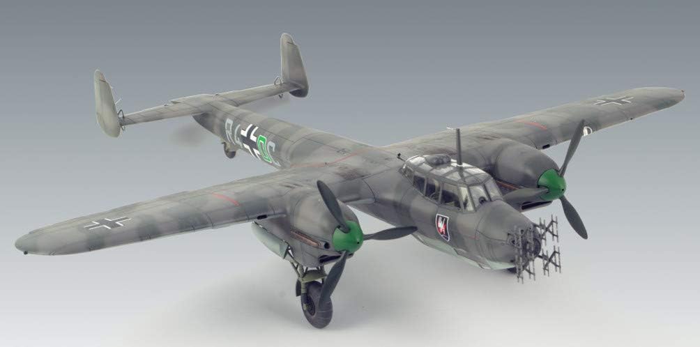 ICM 048242 Fighter Modellbausatz, schwarz