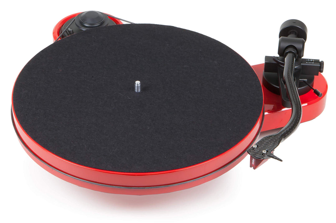 Pro-Ject RPM 1 Carbon Plattenspieler mit Riemenantrieb (inkl. Ortofon 2M Red, Rot) inkl. Ortofon 2M