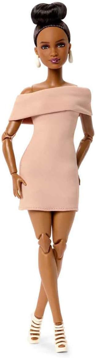 Barbie Basics Model Collector Fashion Doll 08 mit brünetten Haaren in einem braunen Kleid und Riemch
