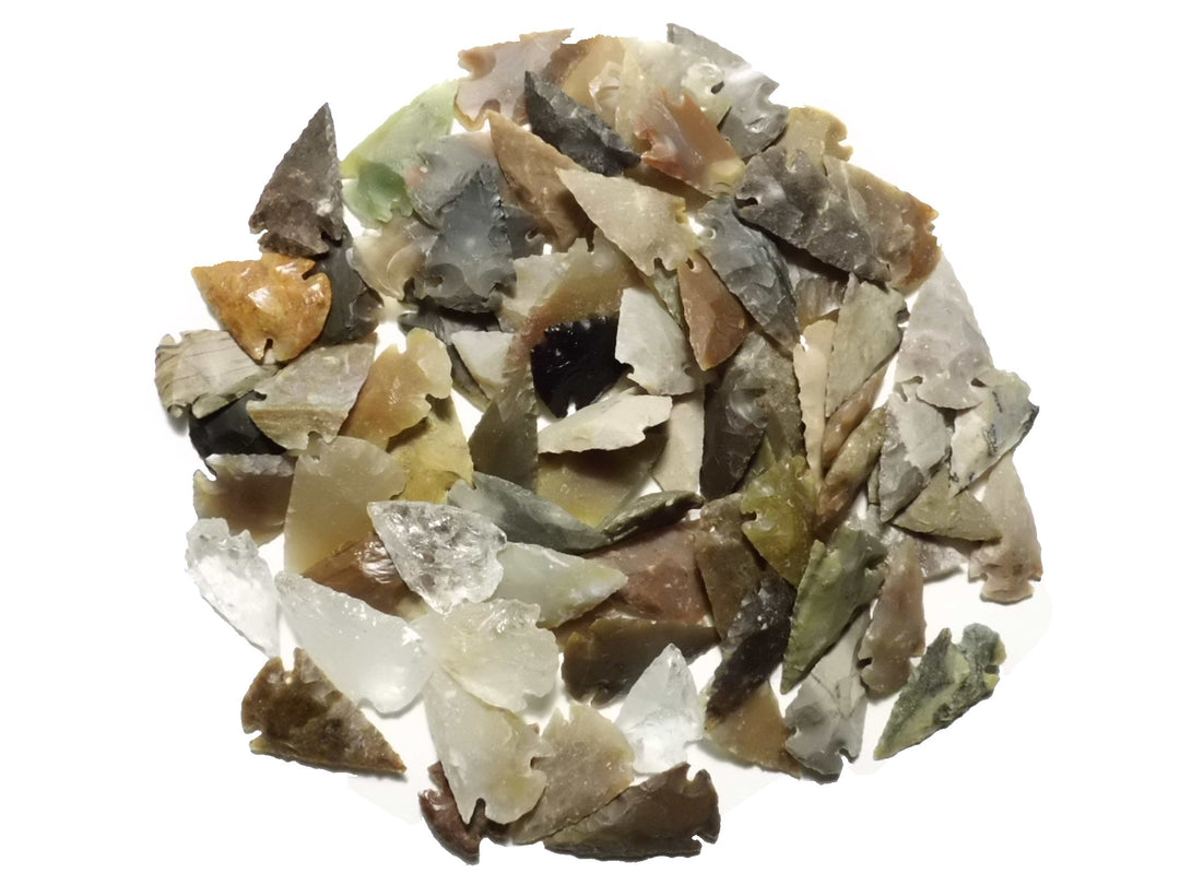 Animus Imperat 80 kleine Pfeilspitzen aus Achat und Kristallquartz Steinzeit Nachbau