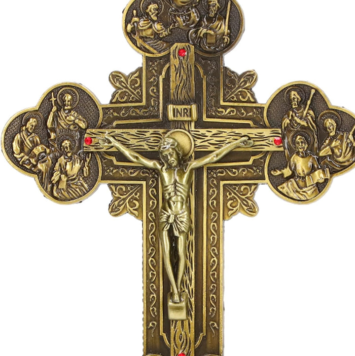 Stehendes Kruzifix, Fürbitte, Wand- und Tischkreuz, Kruzifix mit Eingelegtem Rotem Vintage-Metallmat