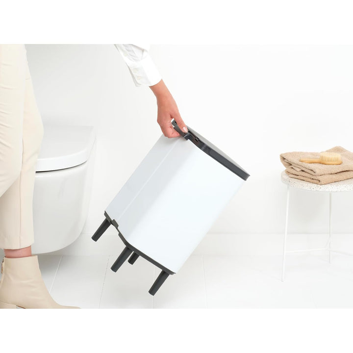Brabantia - Mülleimer Bo Hi 12L mit Soft-Close-Deckel, herausnehmbarem Inneneimer und Transportgriff