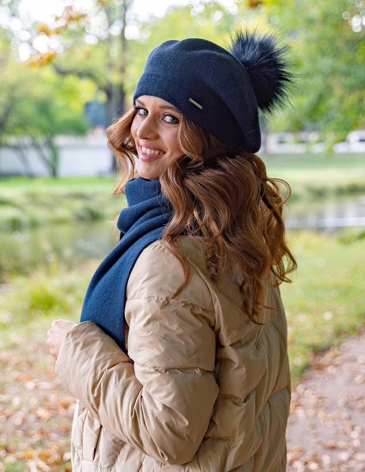 VIVISENCE Damen Baskenmütze Mit Bommel Eleganter Wintermütze Warm Und Gemütlich Kopfbedeckung An Win