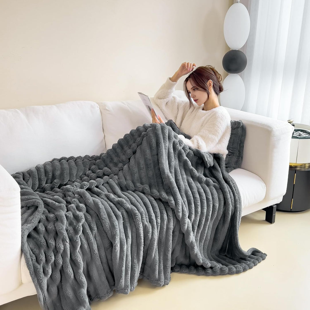 Kuscheldecke - Warme Flausige Bettüberwurf Decke und Sofadecke - Streifen Design Mama, Frauen und Fr