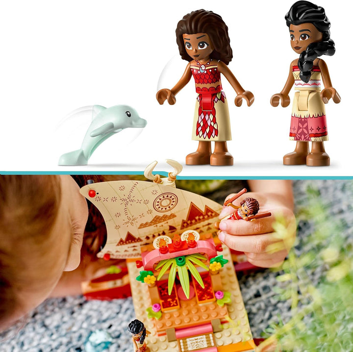 LEGO 43210 Disney Princess Vaianas Katamaran Spielzeug Boot mit Vaiana und Sina Prinzessinnen Mini-P