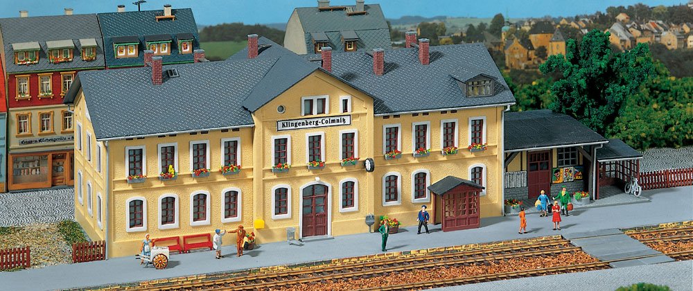 Auhagen 11346 11346-Bahnhof Klingenberg-Colmnitz, bunt