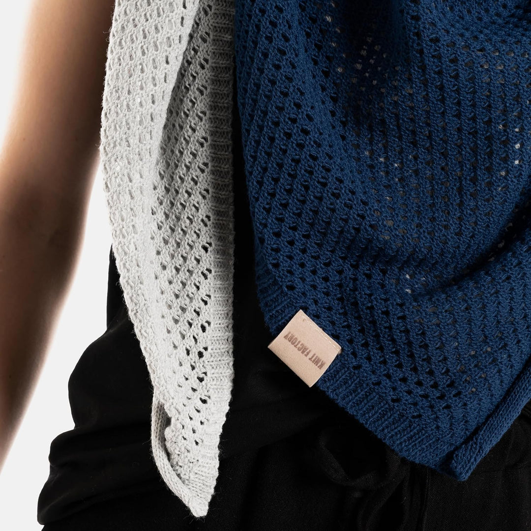 KNIT FACTORY - Lacey Stricktuch - Quadratisches Halstuch aus 30% Wolle und 70% Polyacryl - Umschlagt
