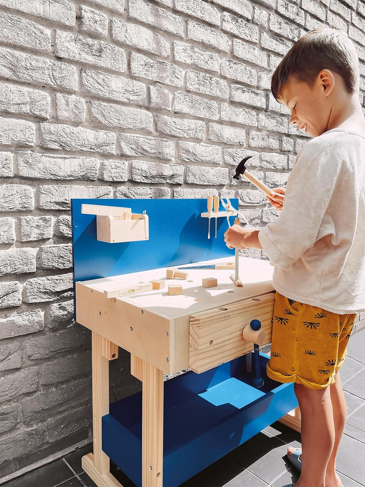 Small Foot Kinder Werkbank in Natur und Blau aus Holz, mit grosser Arbeitsfläche und Werkzeug, ab 8
